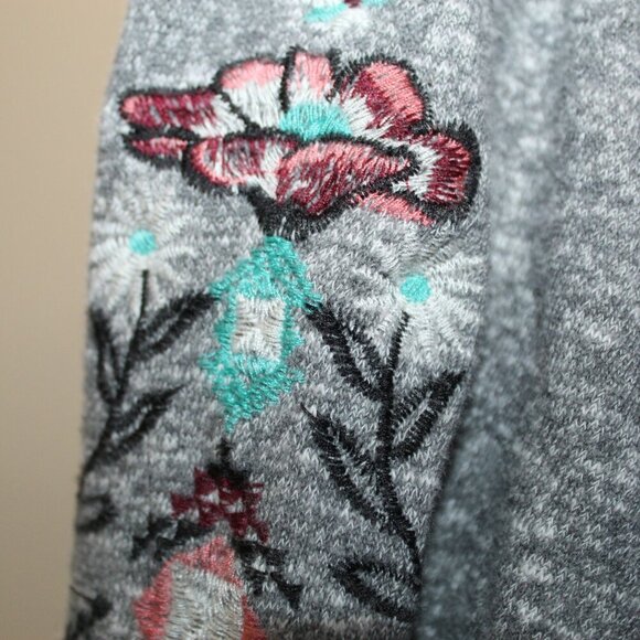 Knox Rose Embroidered Sweater Grey Floral Women’s Size Medium - Picture 6 of 6